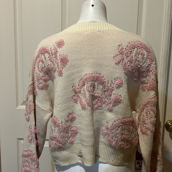 Storia Cropped Sweater. Nearly NEW!  Size Small.  Distressed - Picture 4 of 10